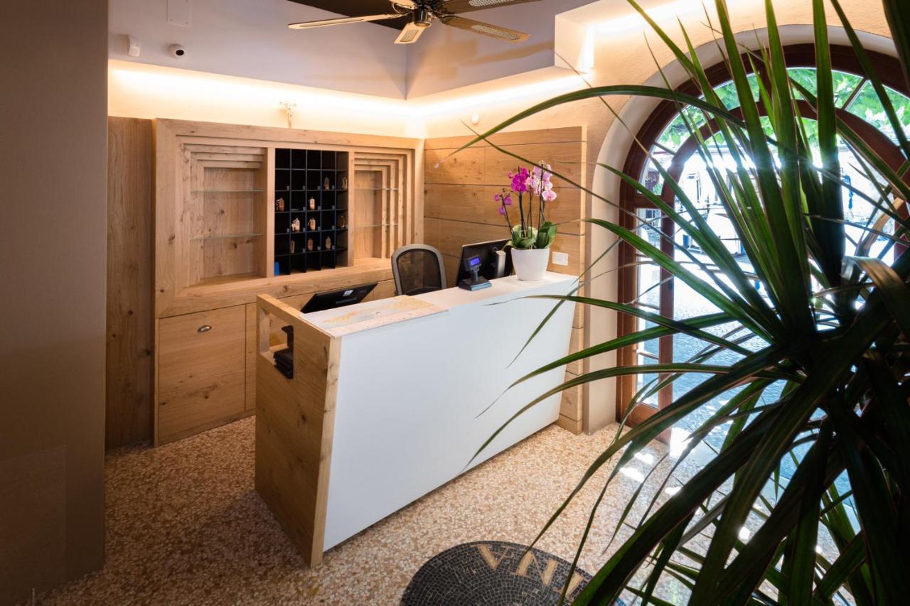 Hotel Corte Regina Sirmione Exterior photo