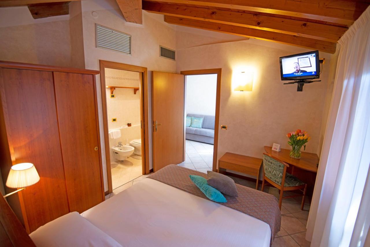 Hotel Corte Regina Sirmione Exterior photo
