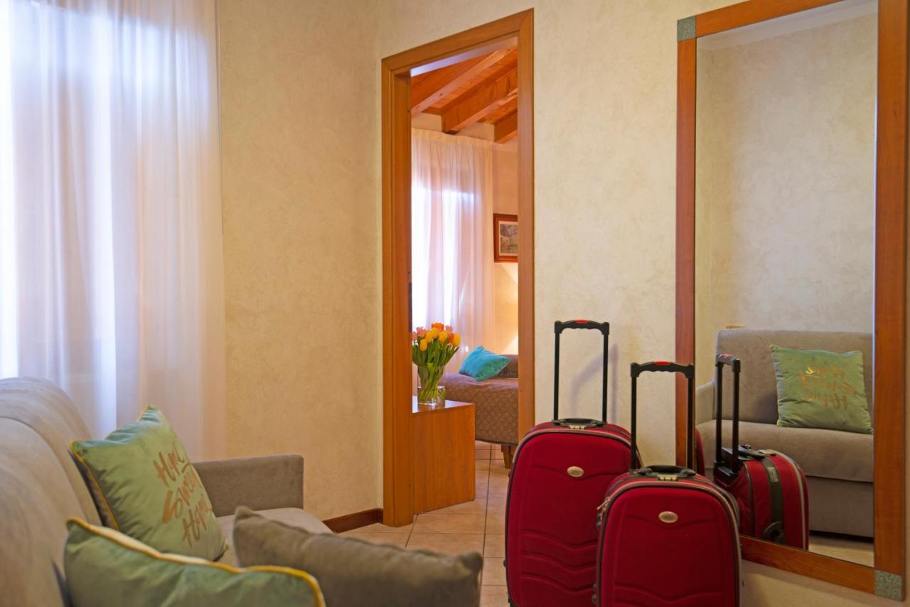 Hotel Corte Regina Sirmione Exterior photo