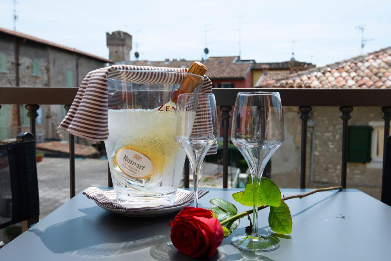 Hotel Corte Regina Sirmione Exterior photo