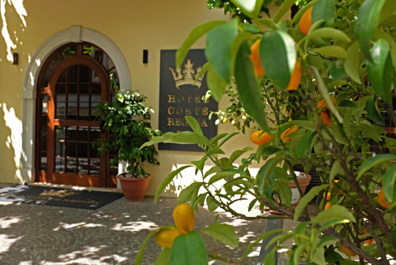Hotel Corte Regina Sirmione Exterior photo