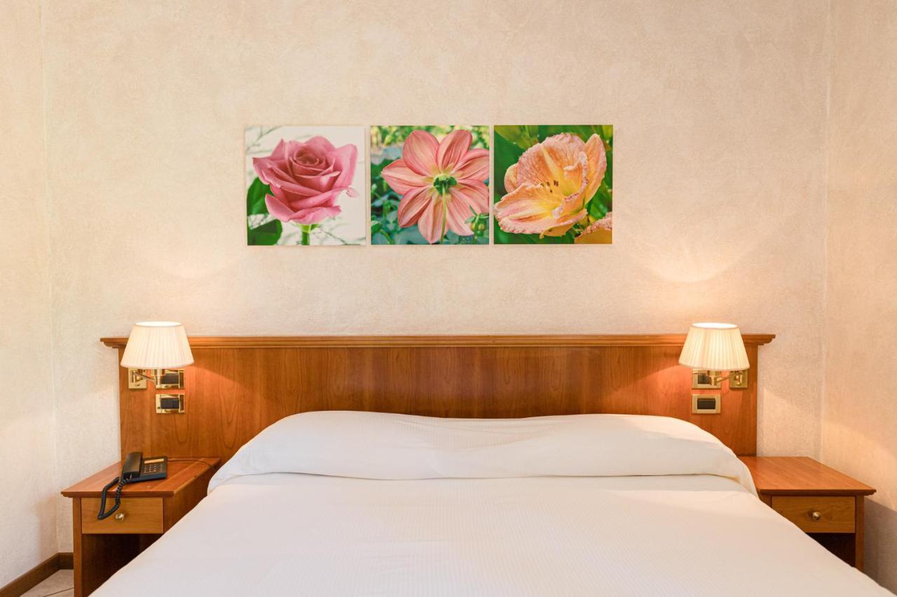 Hotel Corte Regina Sirmione Exterior photo