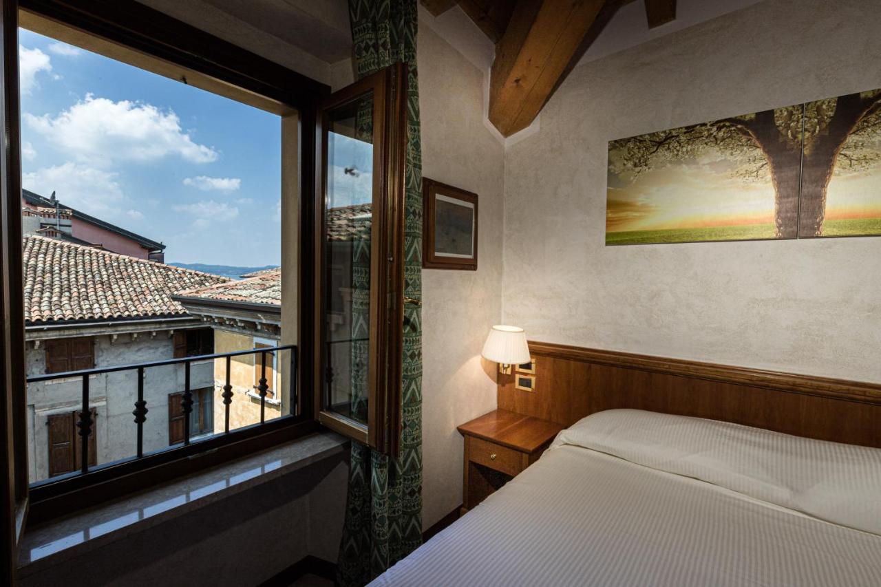 Hotel Corte Regina Sirmione Exterior photo